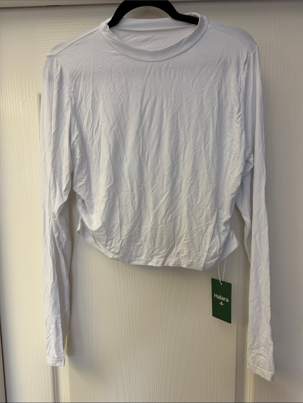 NEW HALARA White Athletic Long Sleeve Cropped Tee with Side Ruching